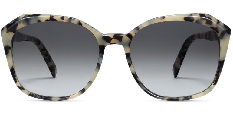 Nancy Wide Sunglasses in Onyx Tortoise (Non-Rx)